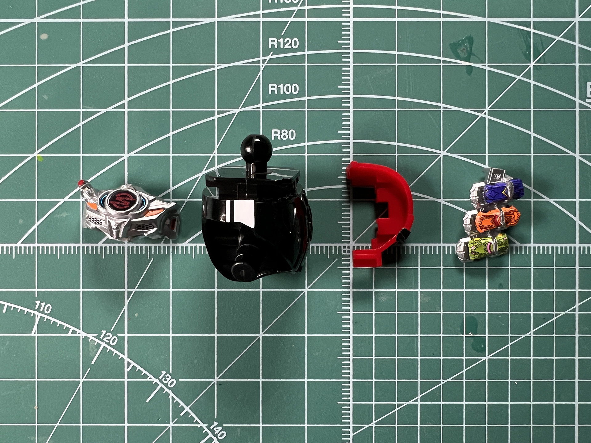 「ドライブドライバー」の中央部セントラルフェイスはシールを選択して貼ることができる