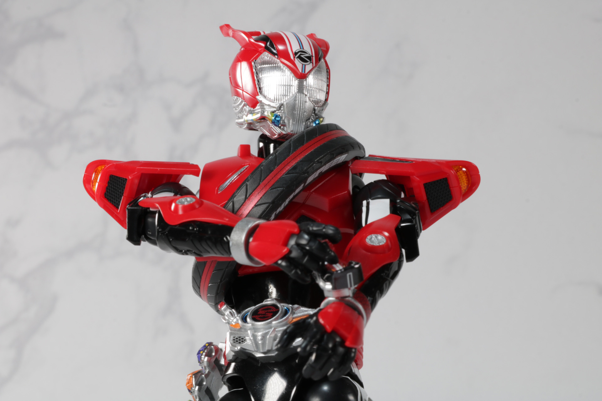 シフトレバーを操作する動作も再現可能