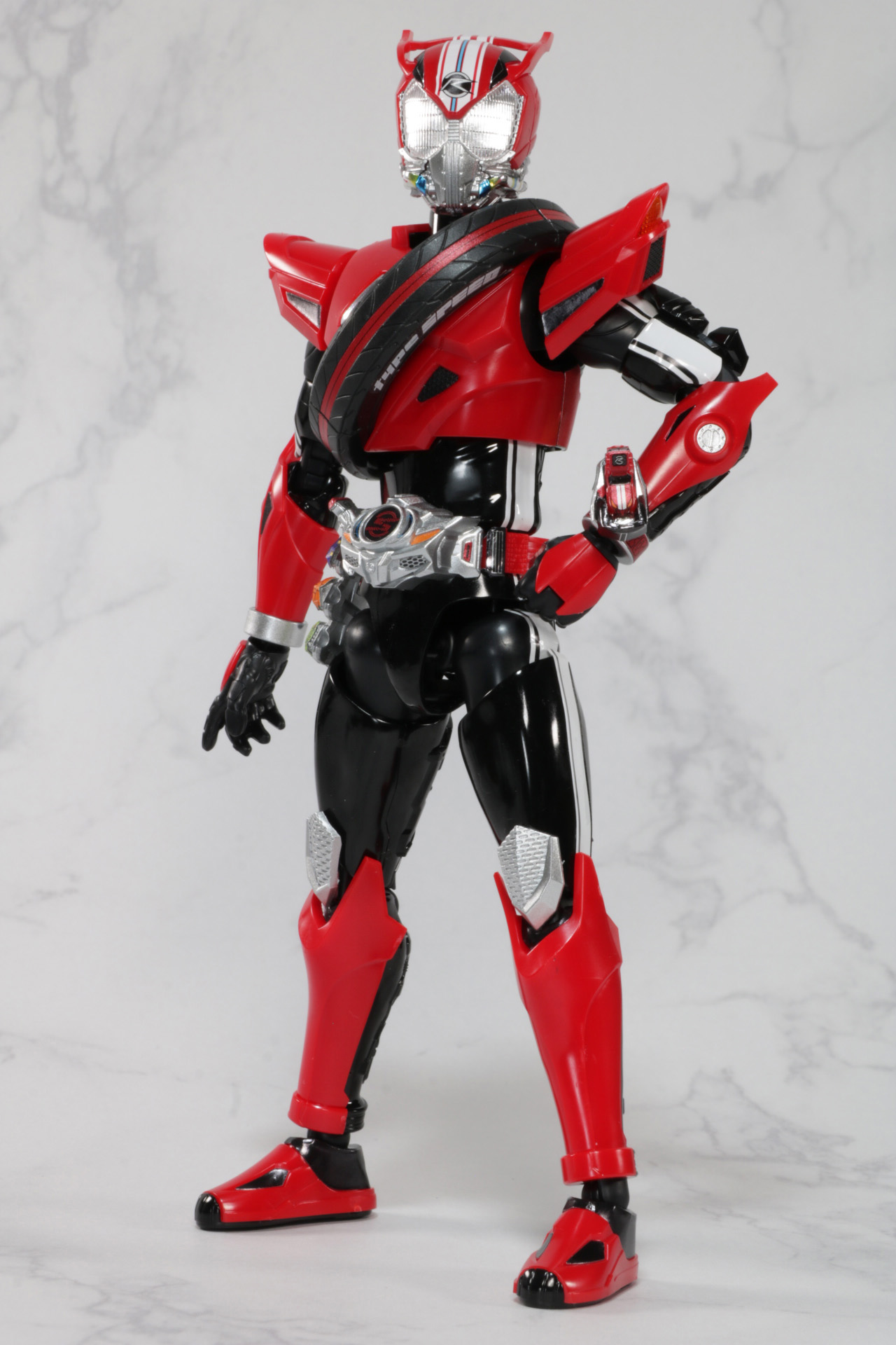 「怪物ども、ひとっ走り付き合えよ！」