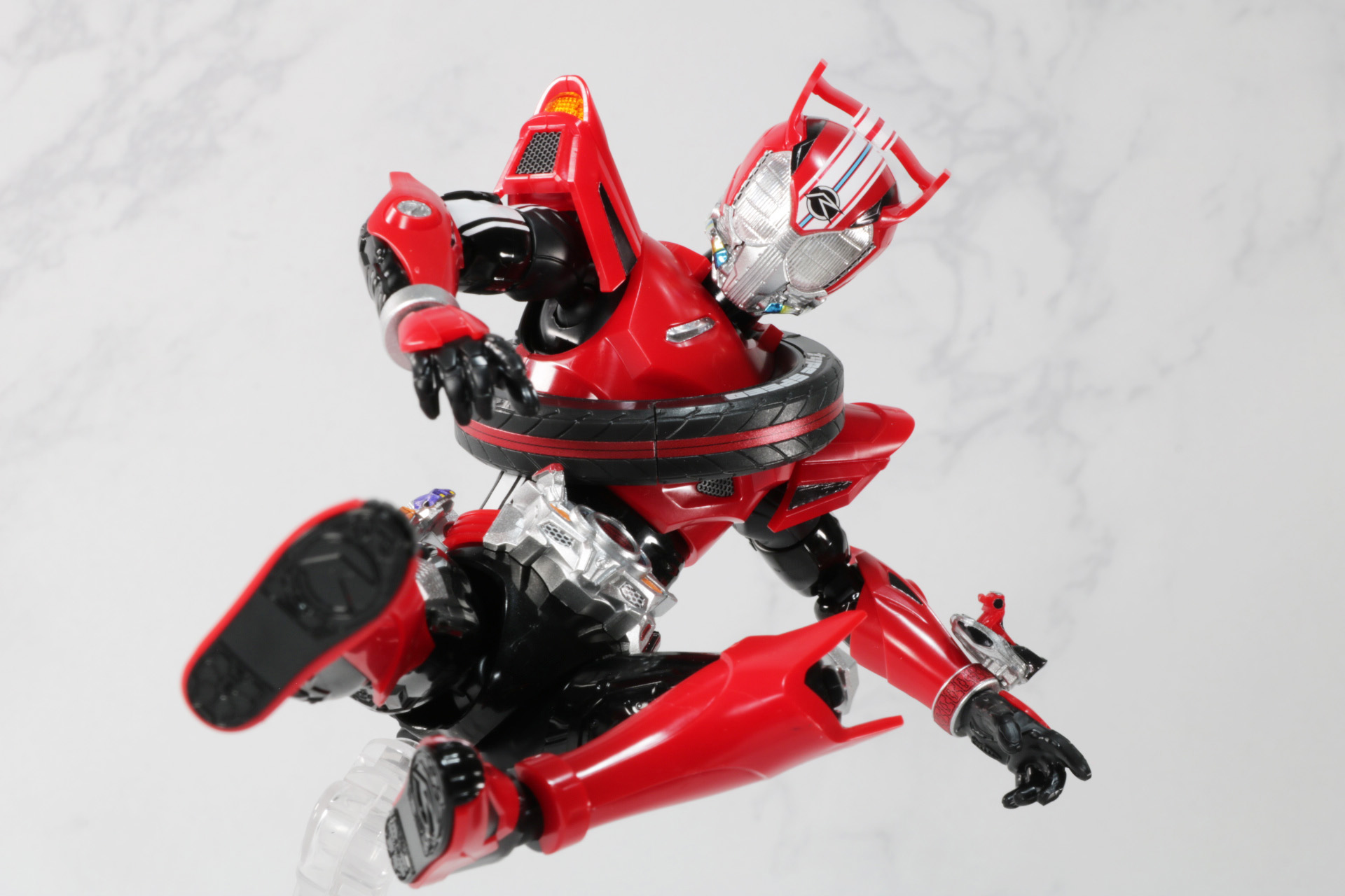 必殺のスピードロップのポーズも再現できる