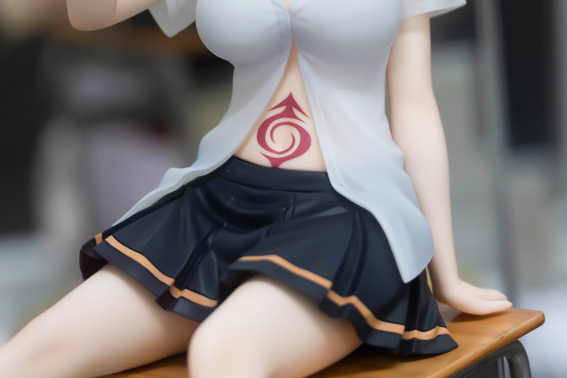 おへその辺りには、「性転紋」の印が見える