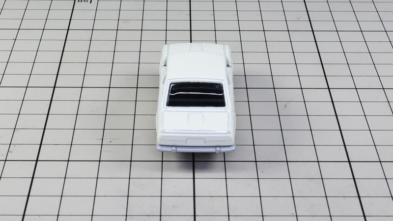 リア：なだらかにすっきりしたリアセクション