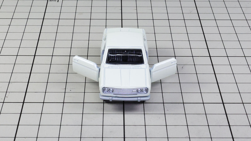 アクション：左右ドア開閉