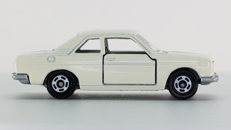 2ドアクーペスタイルの3代目ブルーバード