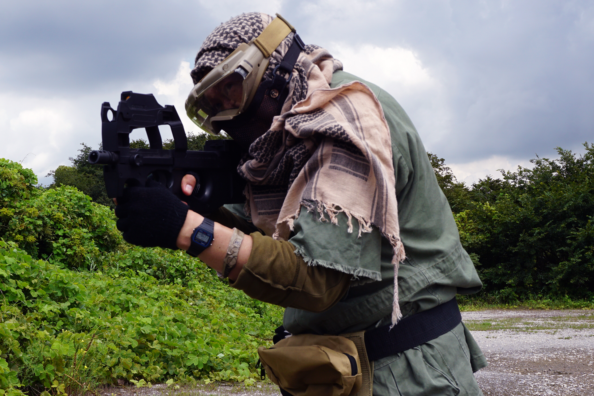 全部ではなくとも、部分的に専門的な要素を採り入れると、「戦闘員然」としてくるので、予算に応じて検討しよう