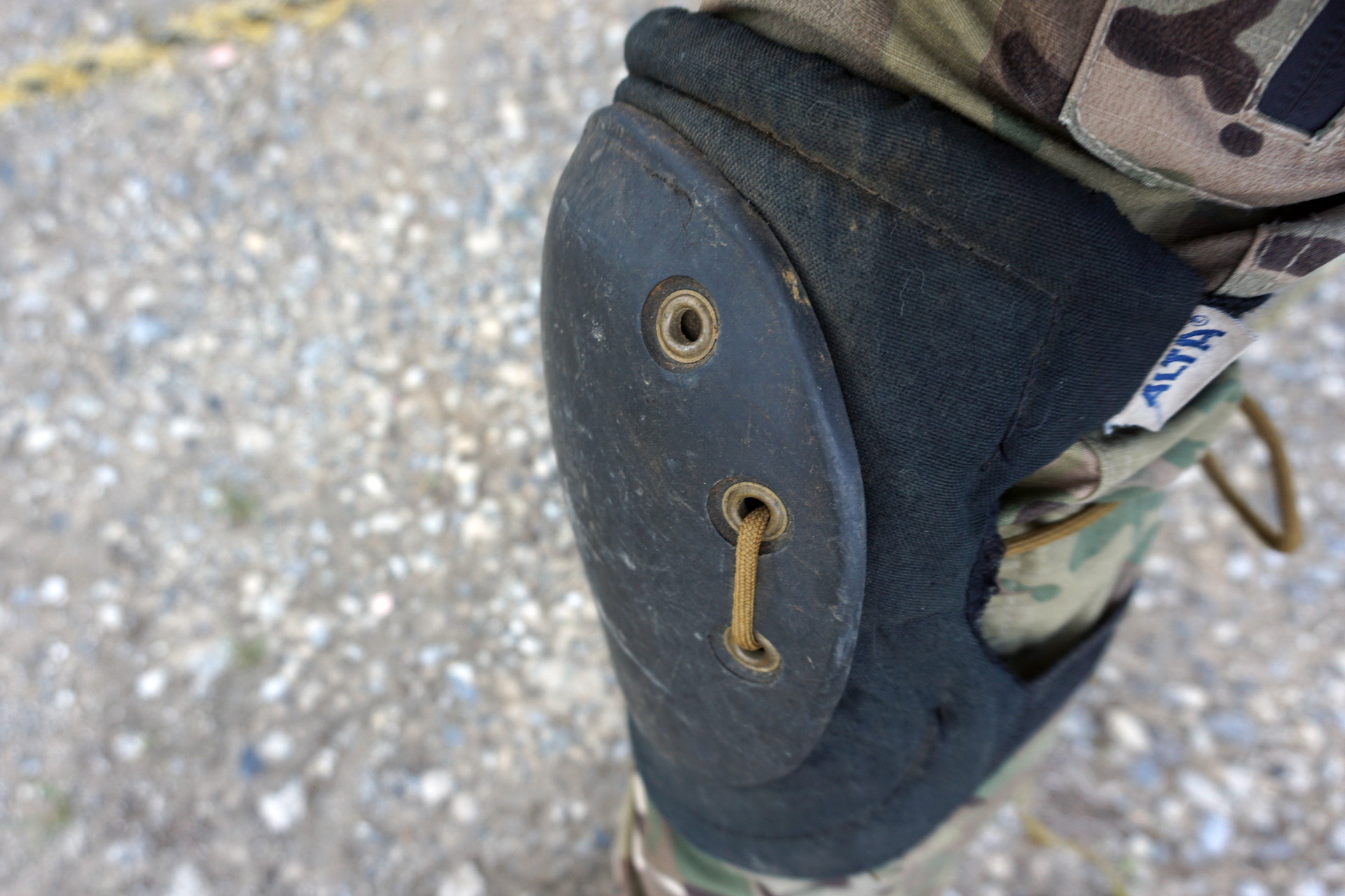 民生品で充分なので、膝当てはあれば怪我を防ぎながらアクティブに動けるようになる