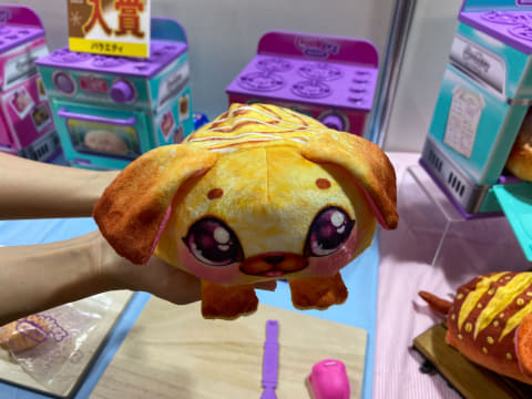タカラトミー、新商品「ふわもっちWoW!パンビーナ」など様々な商品を タカラトミー、新商品「ふわもっちWoW!パンビーナ」など様々な商品を