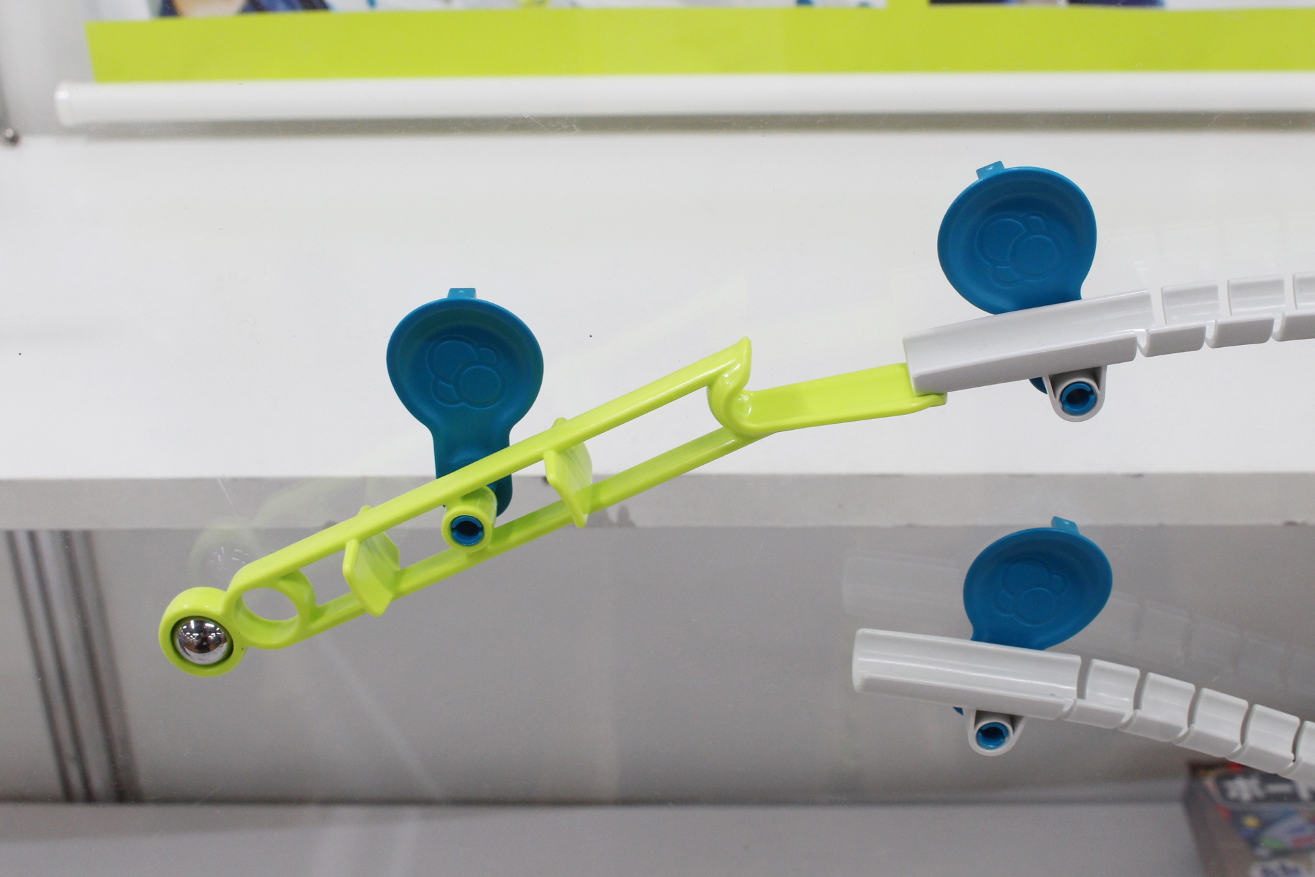 シーソーやトランポリンなど、見て楽しめるギミックも用意