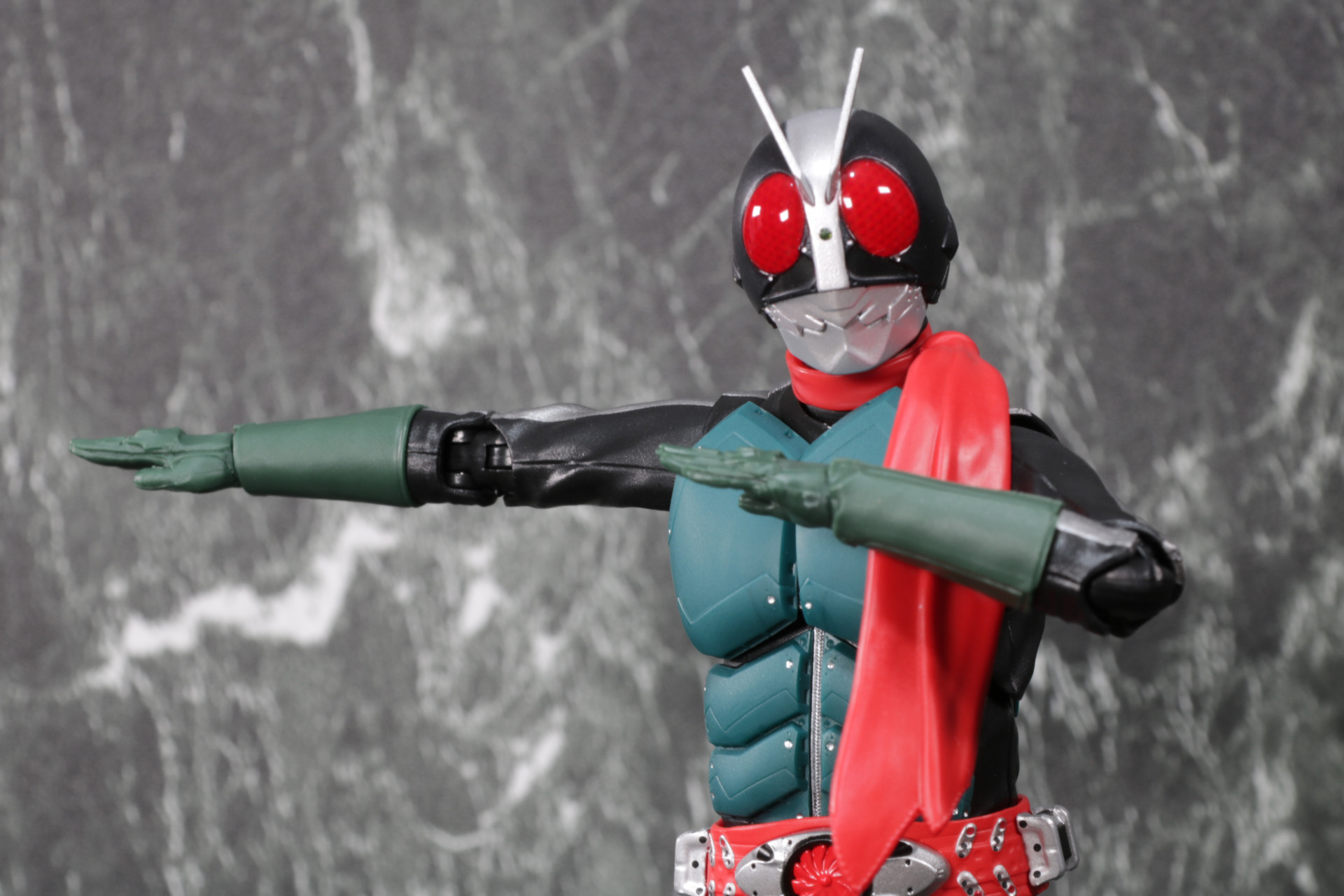 K.Kオーグと対峙した際の指差しポーズなどの繊細なポーズも再現できる