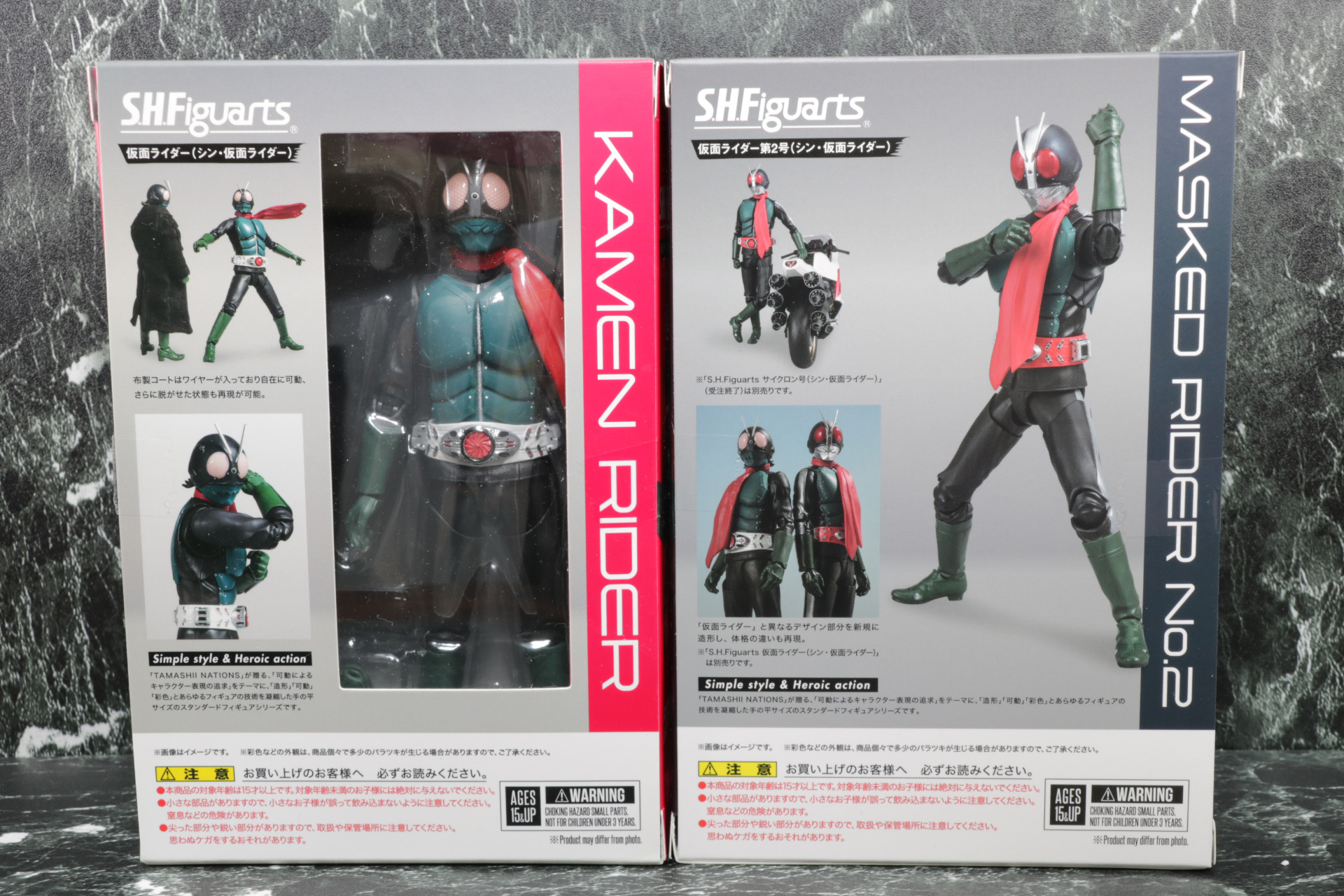 側面の表記では「KAMEN RIDER」と「MASKED RIDER No.2」と同作品ながら異なる呼称となっている