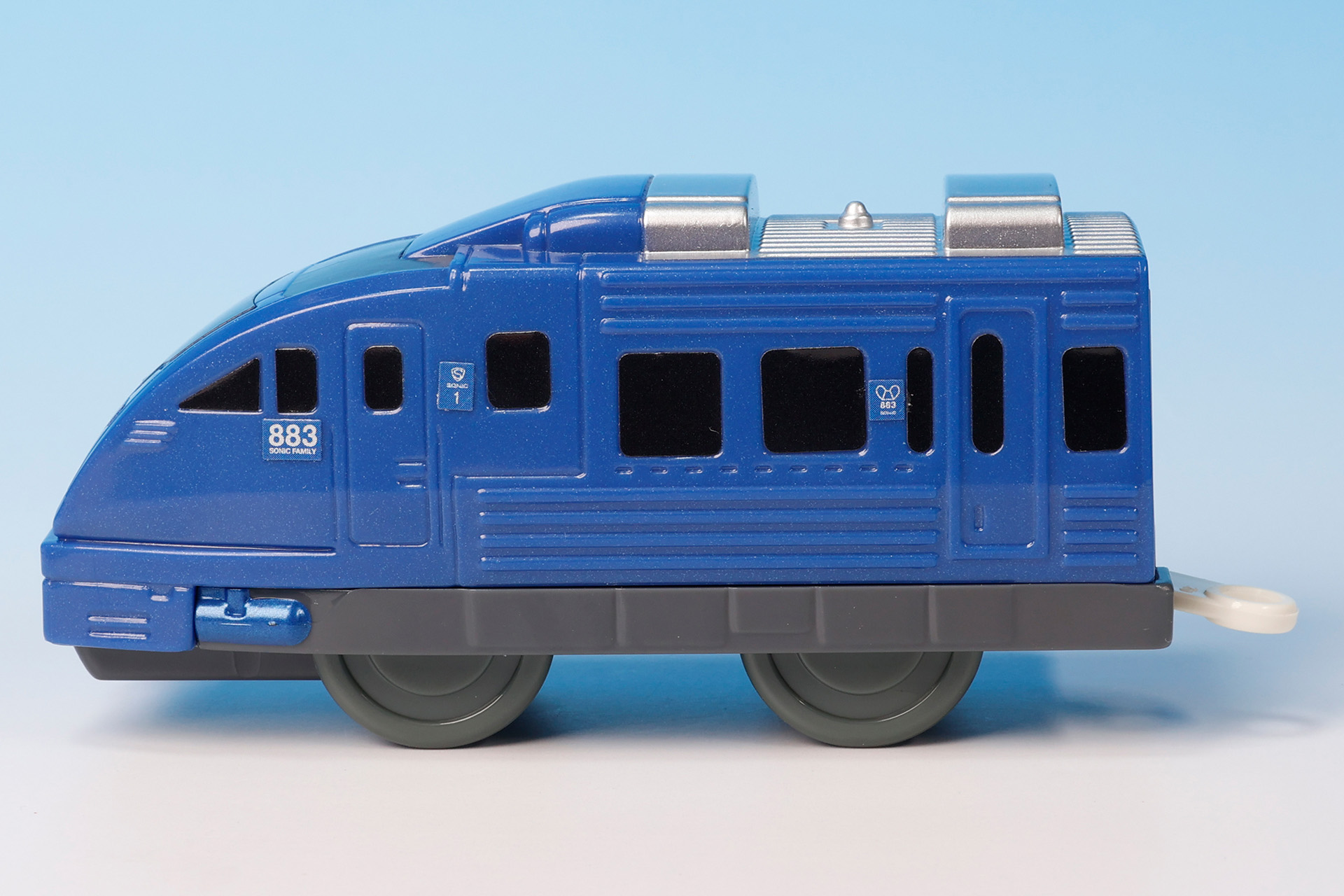 車両の凹凸など細かい部分もしっかりと再現されている