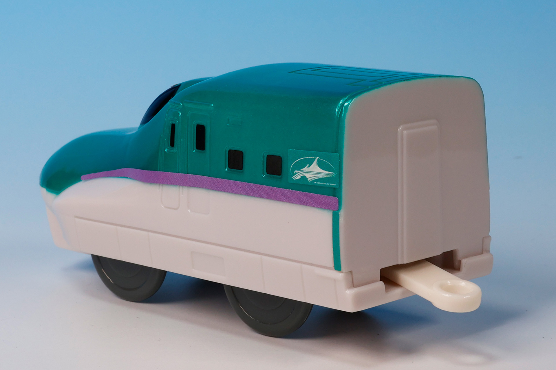 中央の彩香パープルに塗られた部分はシールで再現している