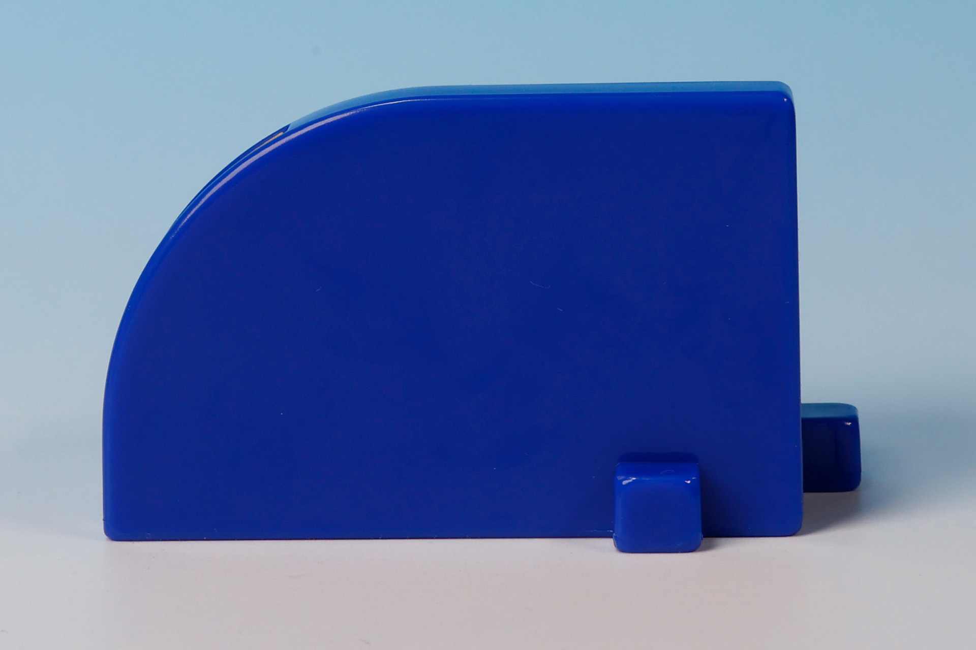 他のおもちゃに付属するアイテムと接続するための突起が付けられている