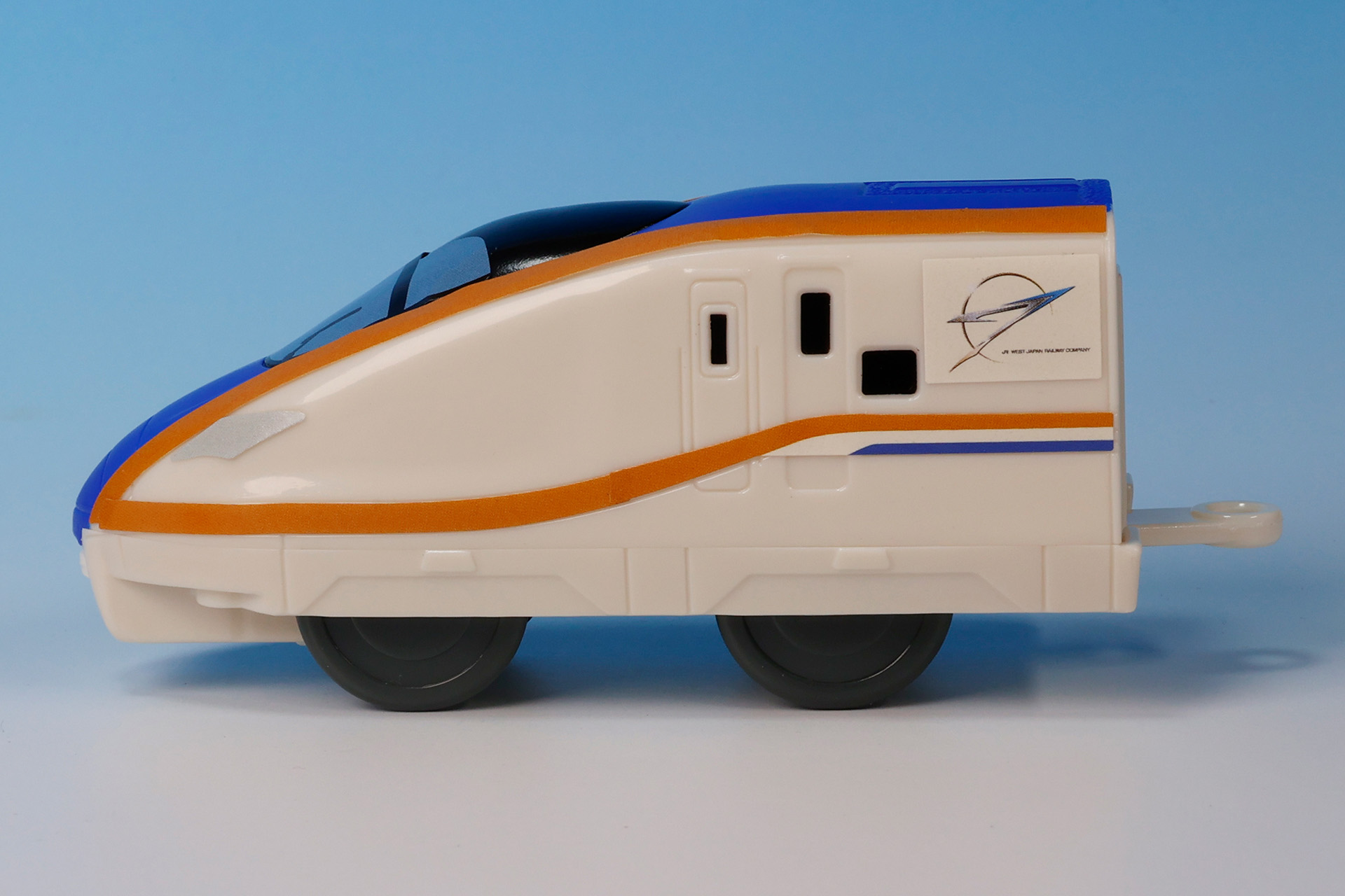 まさに最先端の技術が詰まった感じのデザインだ