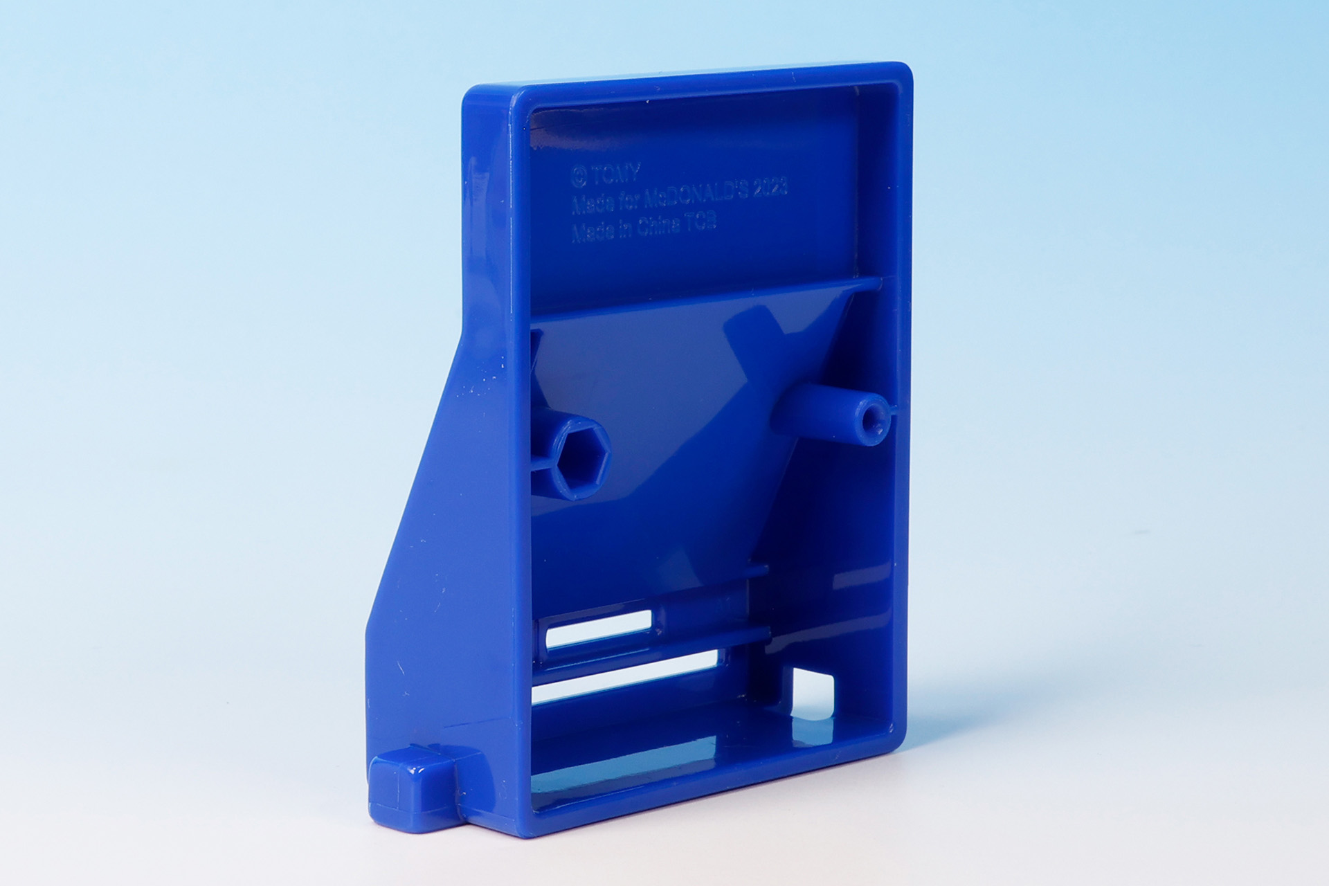 おもちゃ同士を連結させるときは、凸凹の位置を合わせて組み合わせよう