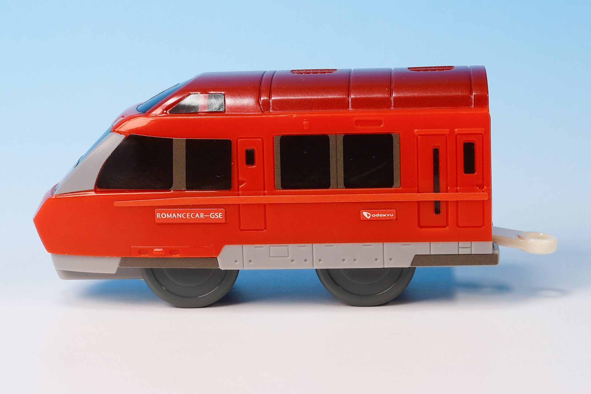 細かいマークなどはシールで再現されている