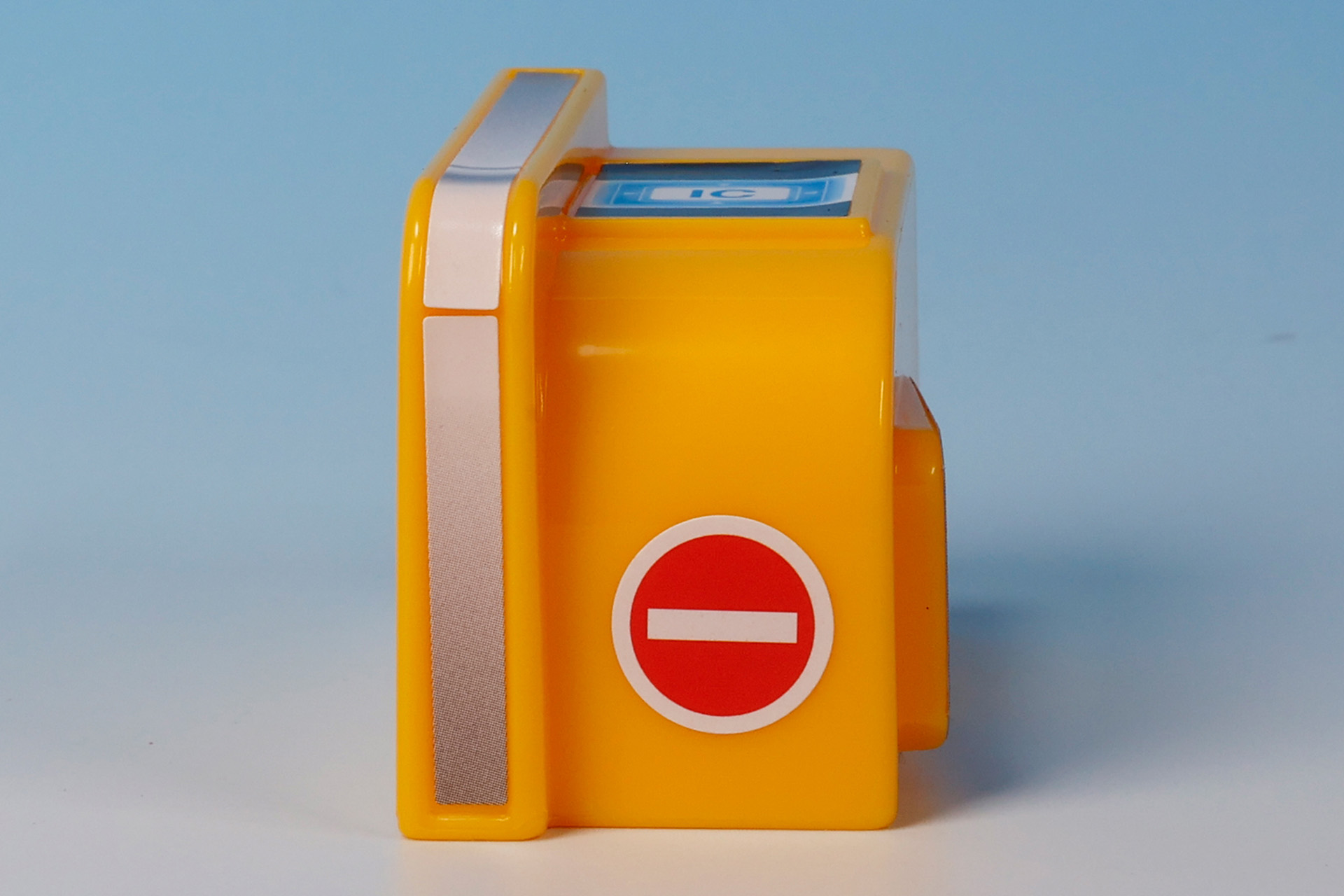 こちらが同梱されている付属アイテムだ