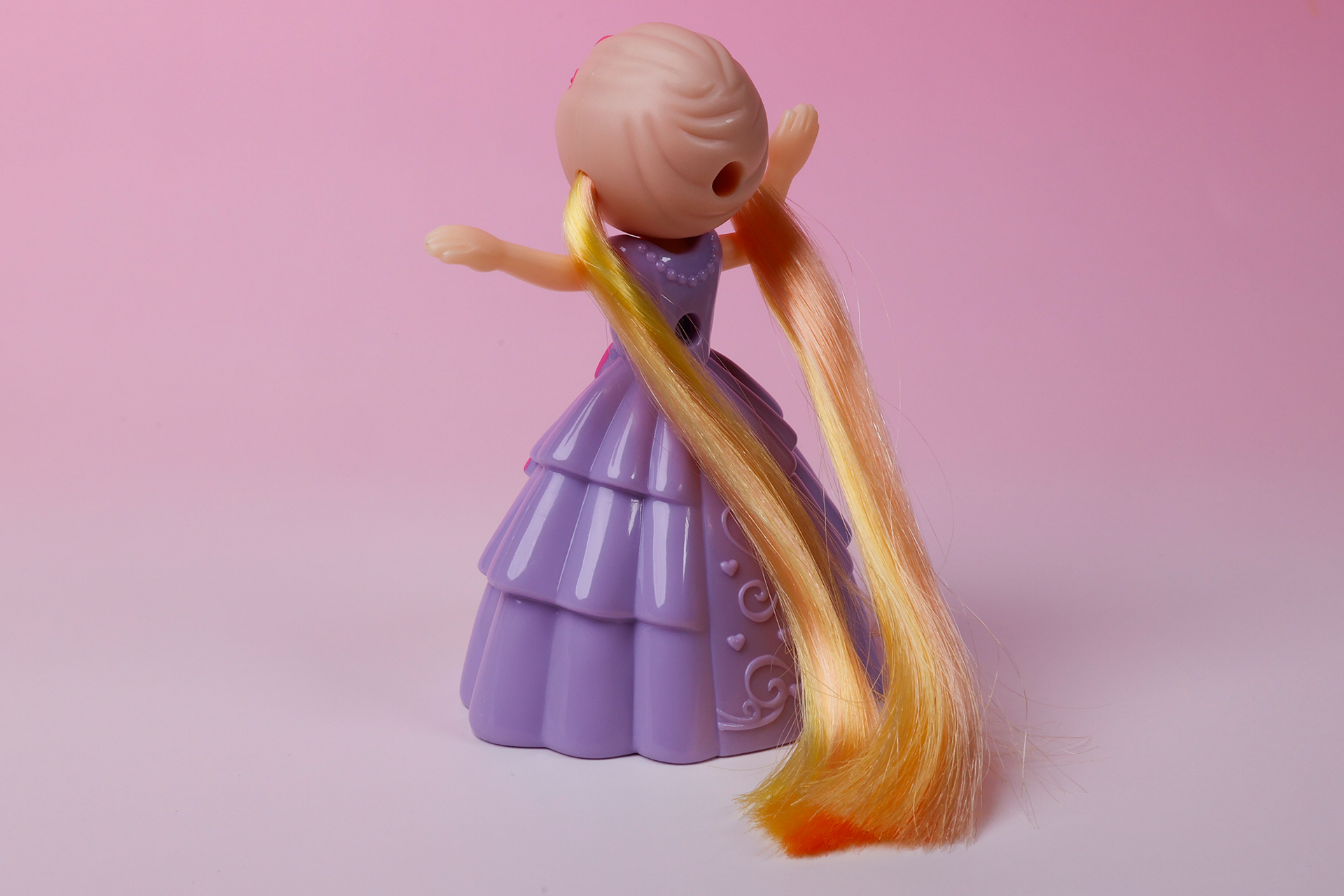 このように、髪はかなり長い