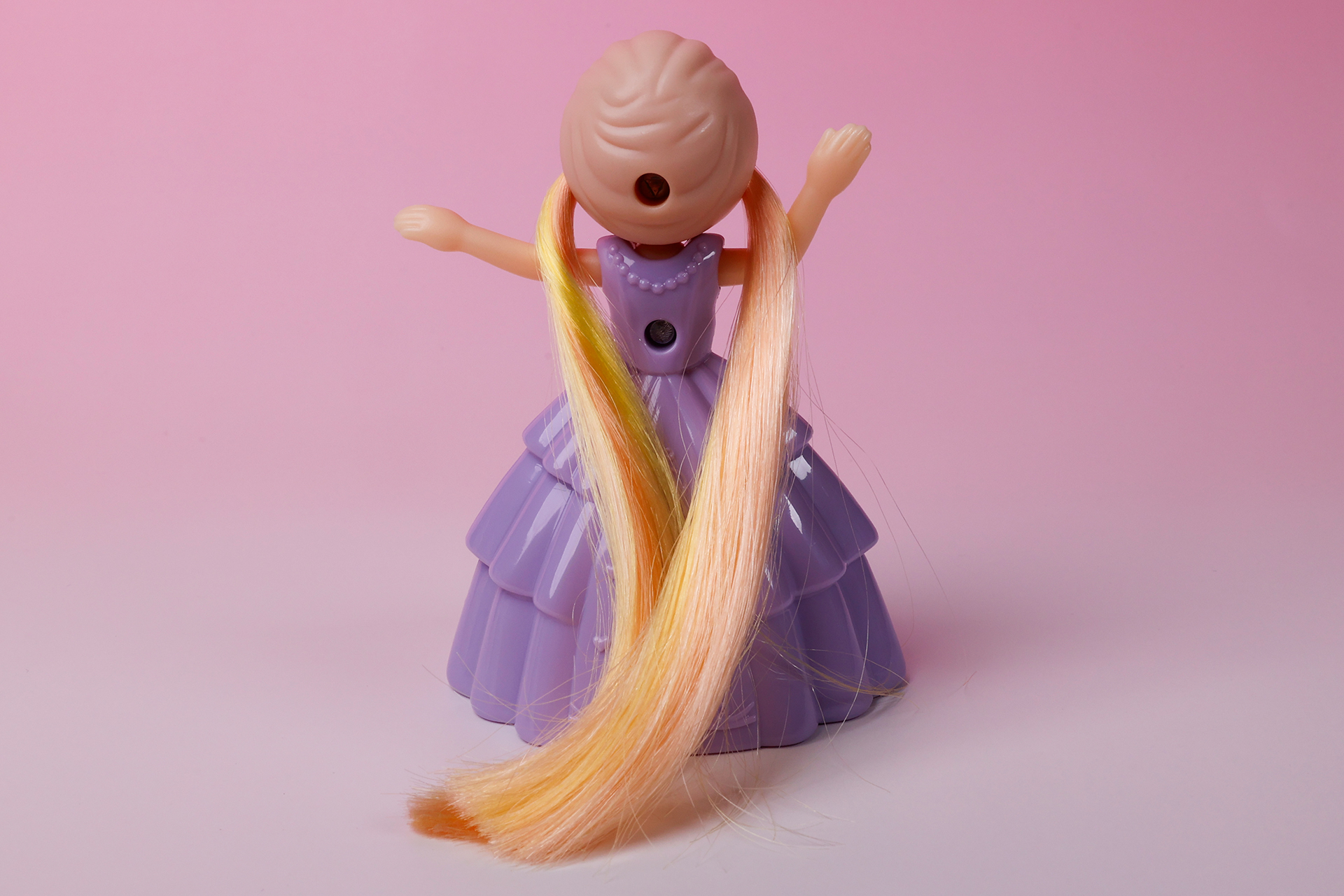 髪の色は1色なのでアレンジもしやすい