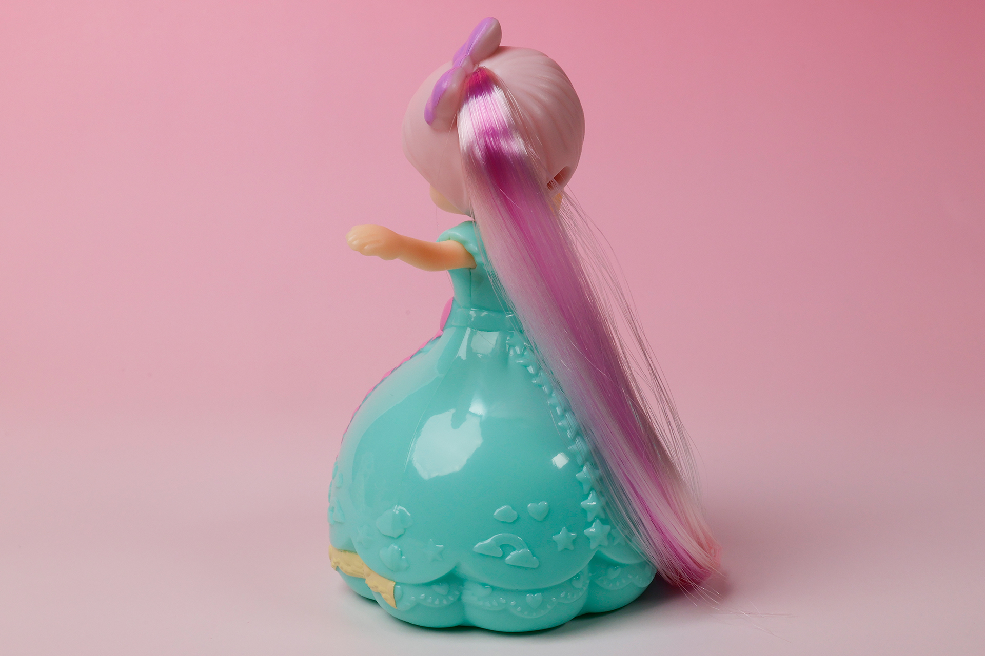 髪は片側からのみ伸びている