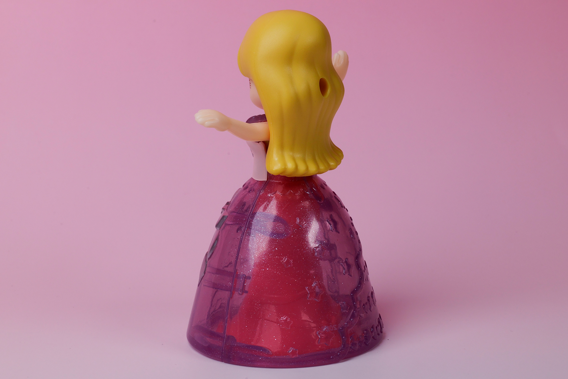 クリアパーツ部分はラメっぽくなっており、キラキラ光る