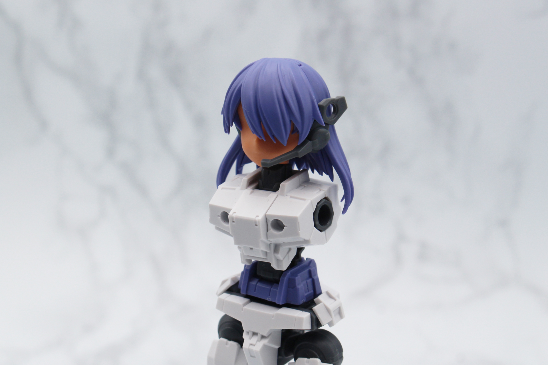 30MMとの連結ジョイントも付属。ここでは「30MM 1/144 eEXM-17 アルト[ホワイト]」と接続している