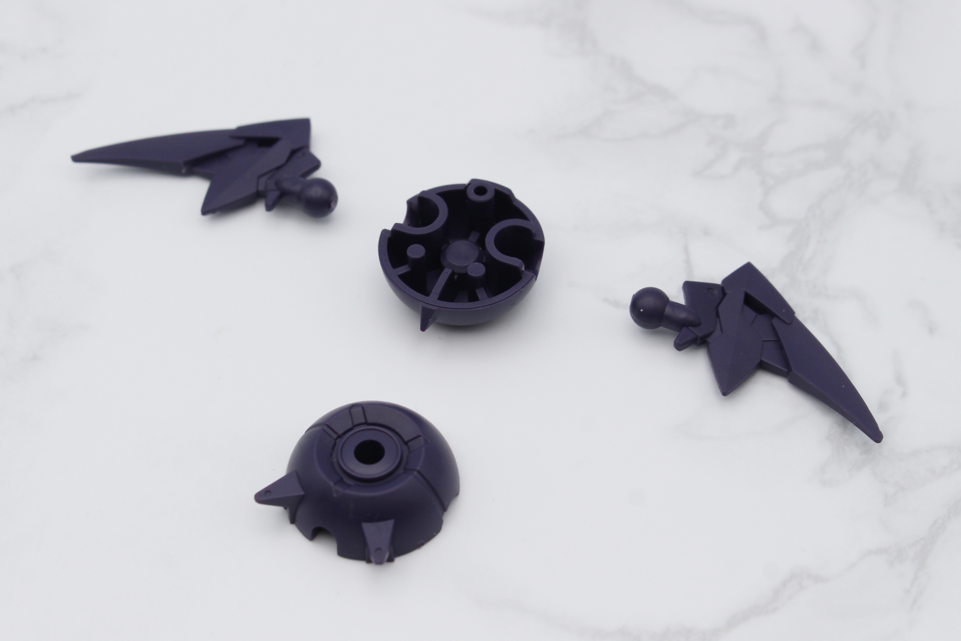 コウモリのようなメカは翼が可動する