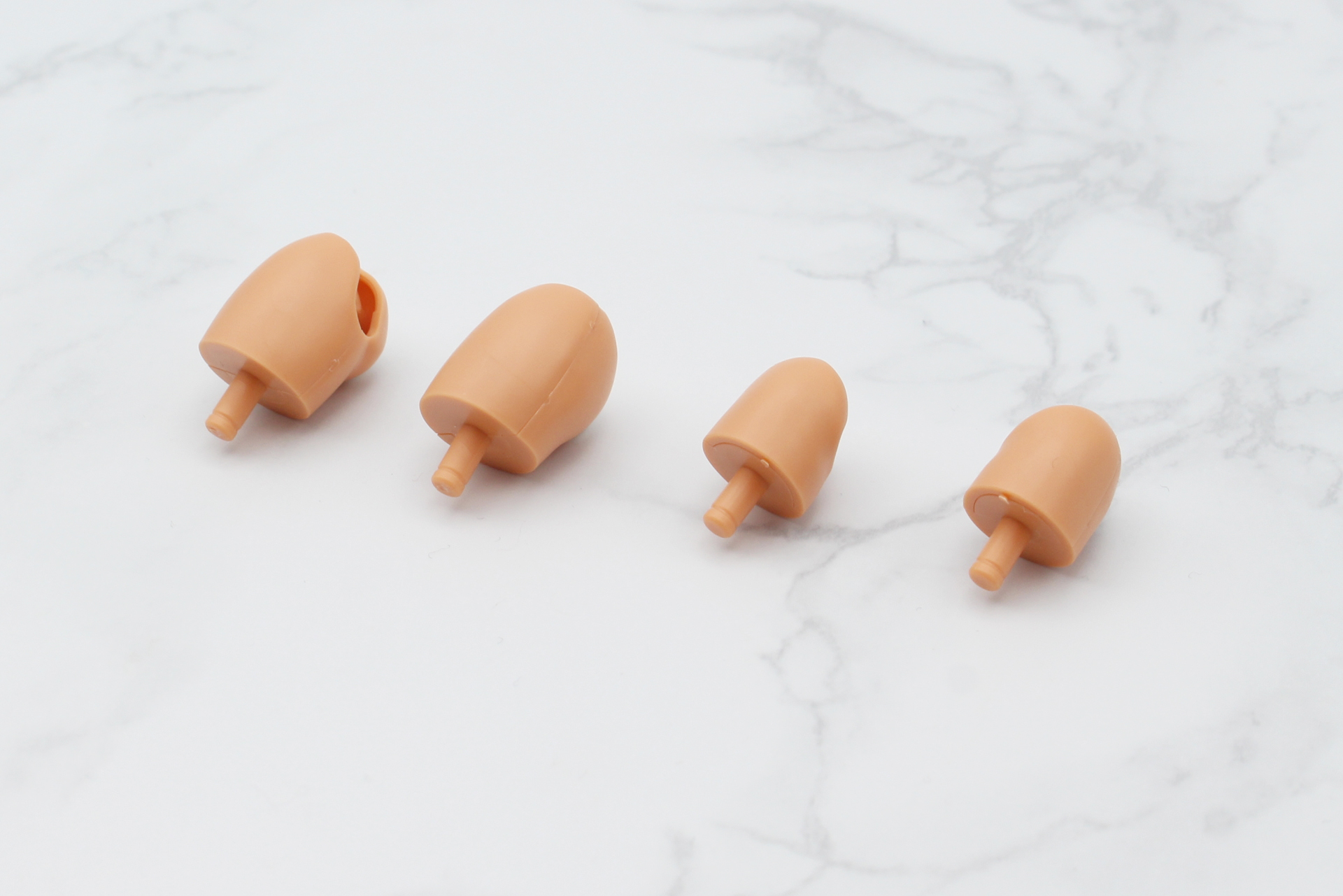 太ももパーツと、30MMの脚部を接続するパーツ