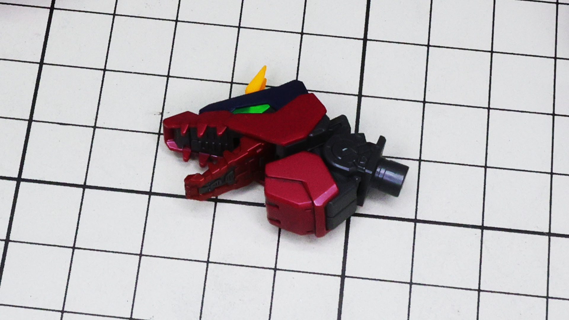 ドッキングさせると竜の頭になります