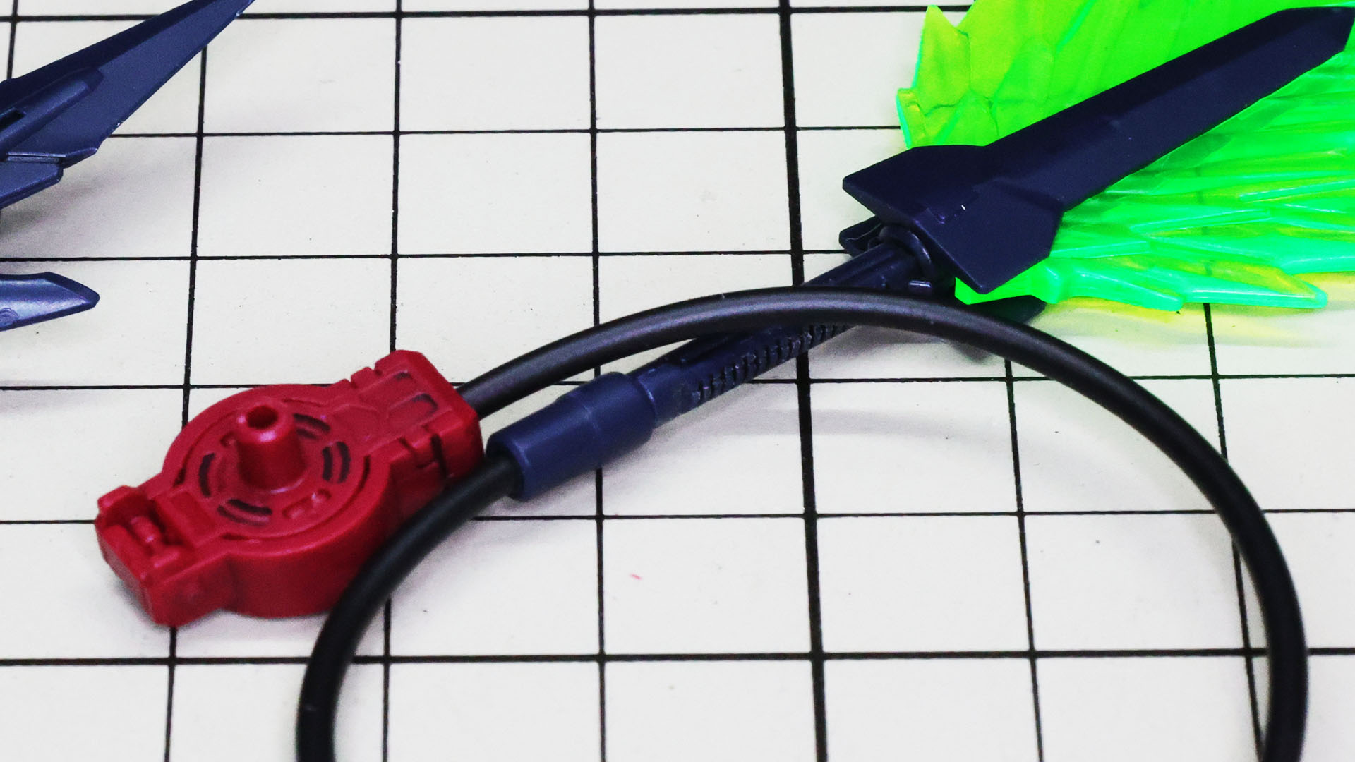 エピオンシールド裏にもディテールがもりもりです