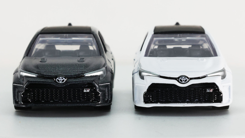 リアにはトヨタロゴとGR COROLLAロゴをプリントしています