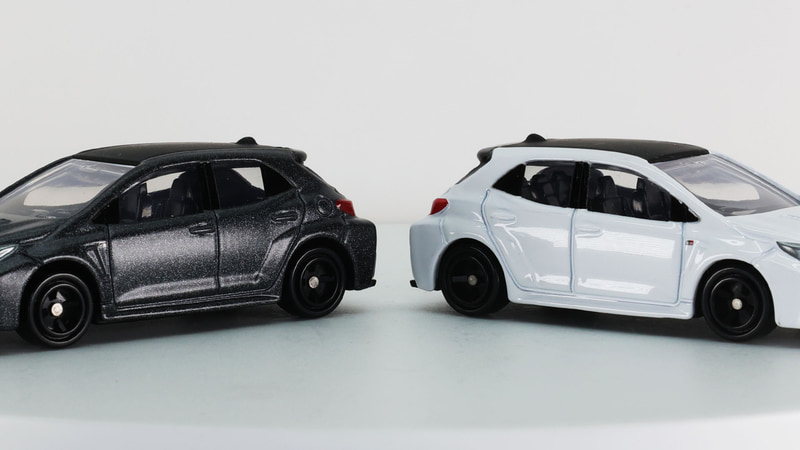 CFRP製のルーフはマットブラックで表現！質感の違いを楽しめます