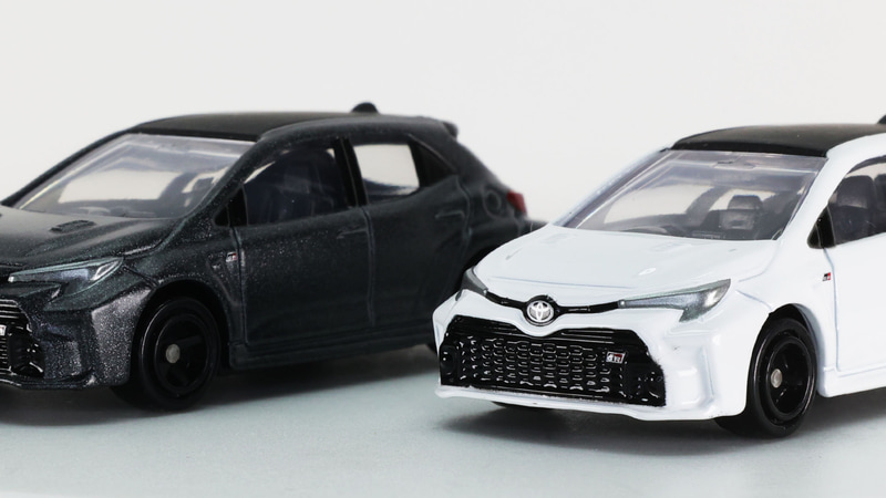 フロントグリルのメッシュも高精度に表現しています