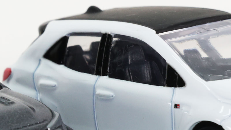 GRカローラ通常仕様ではリアシートがありますが……