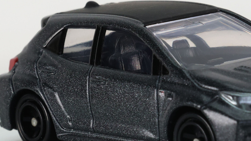 モリゾウエディションではリアシートがありません。トミカでもそこを再現！