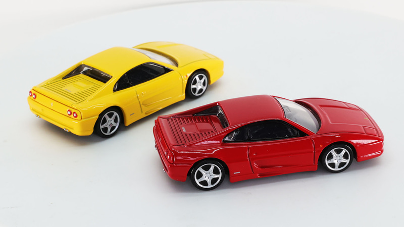 左右ドア下部にあるエアインテークも深くモールドされていて雰囲気がいいです