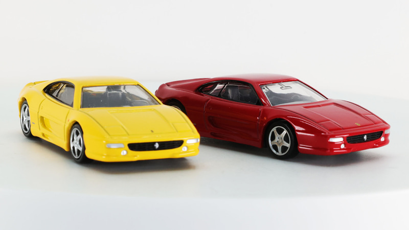 左右ドア下部にあるエアインテークも深くモールドされていて雰囲気がいいです