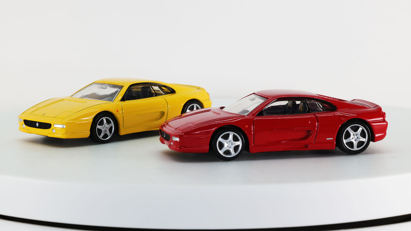 左右ドア下部にあるエアインテークも深くモールドされていて雰囲気がいいです