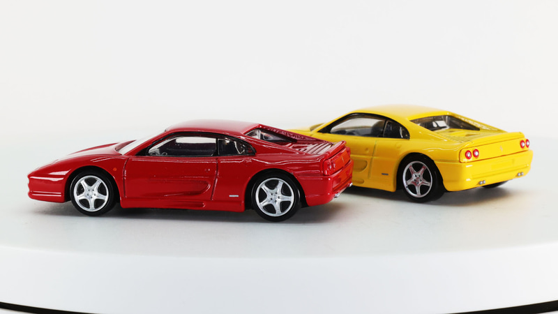 エンジンフードのディテールもクッキリしていてこちらもいい雰囲気です