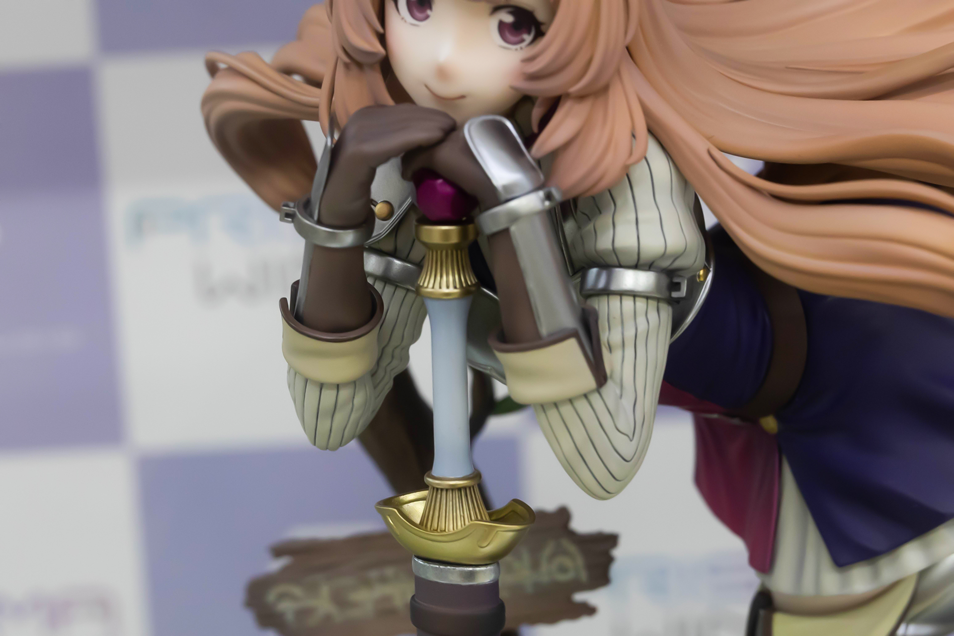 手元の甲冑部分など、質感の違いもよく出ている