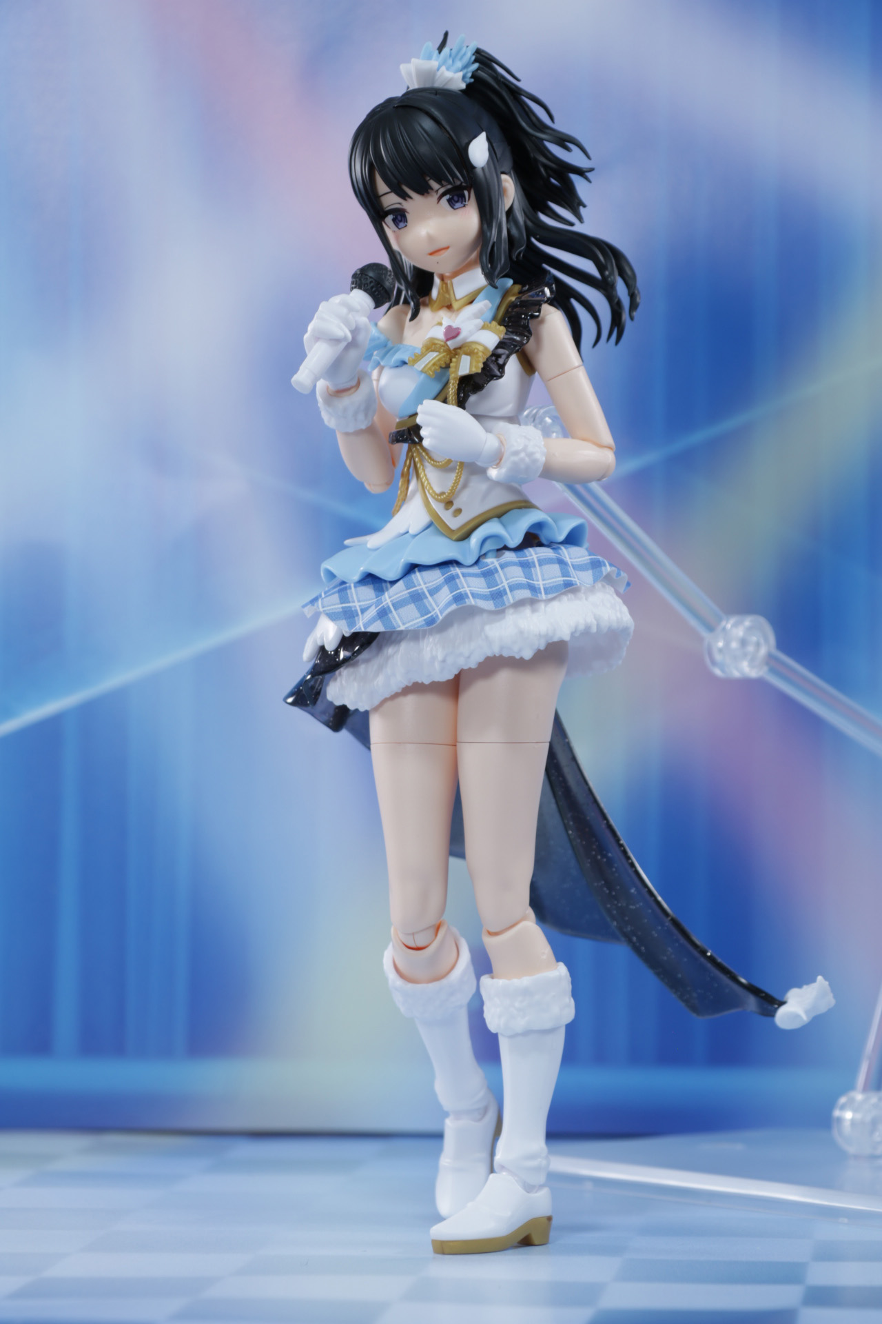 腕を払って力強さも感じられるパフォーマンス表現もできる