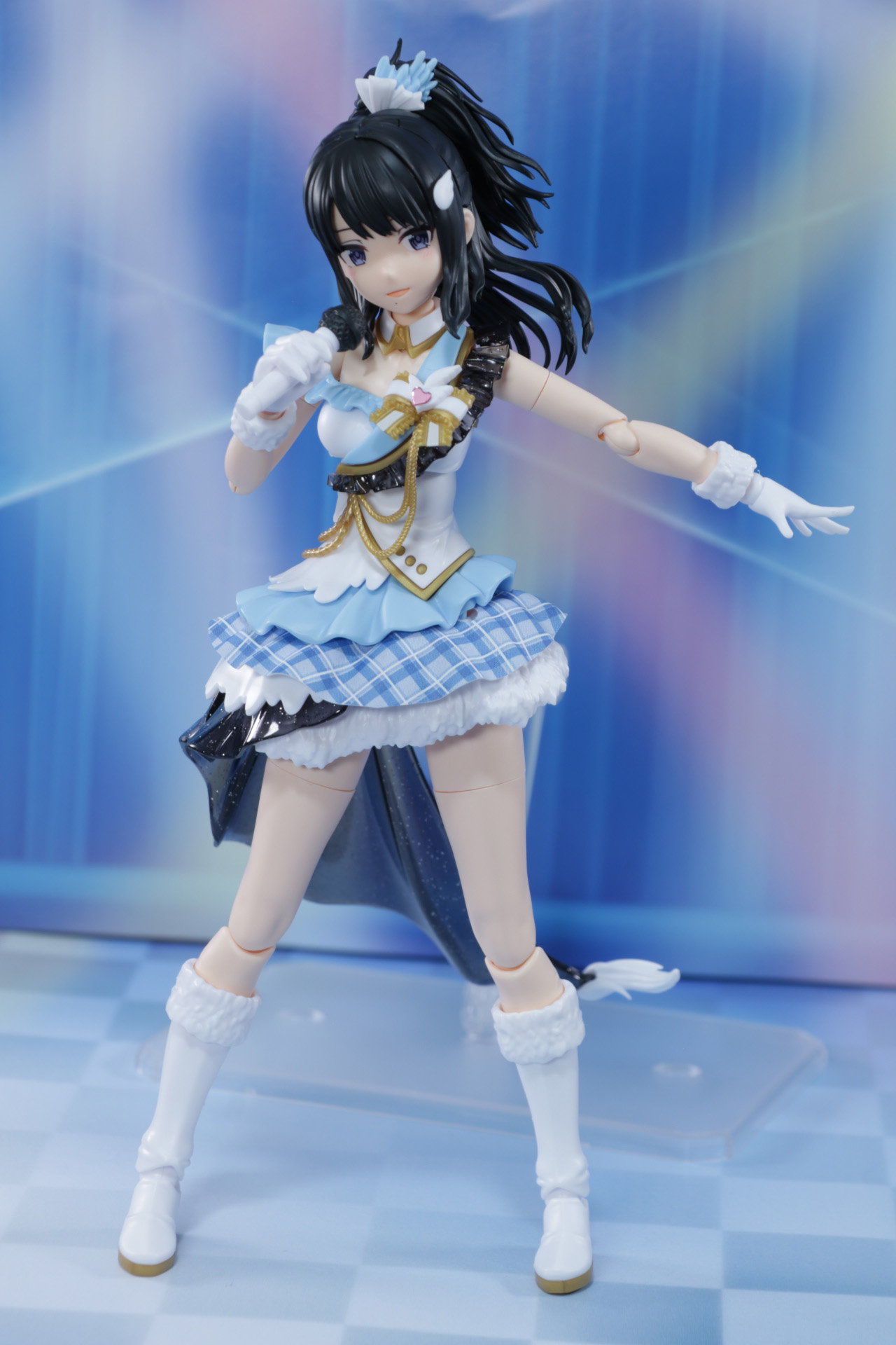 腕を払って力強さも感じられるパフォーマンス表現もできる