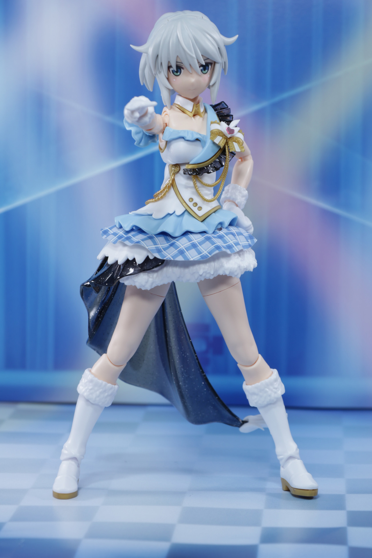 決めポーズでライブを沸かせる