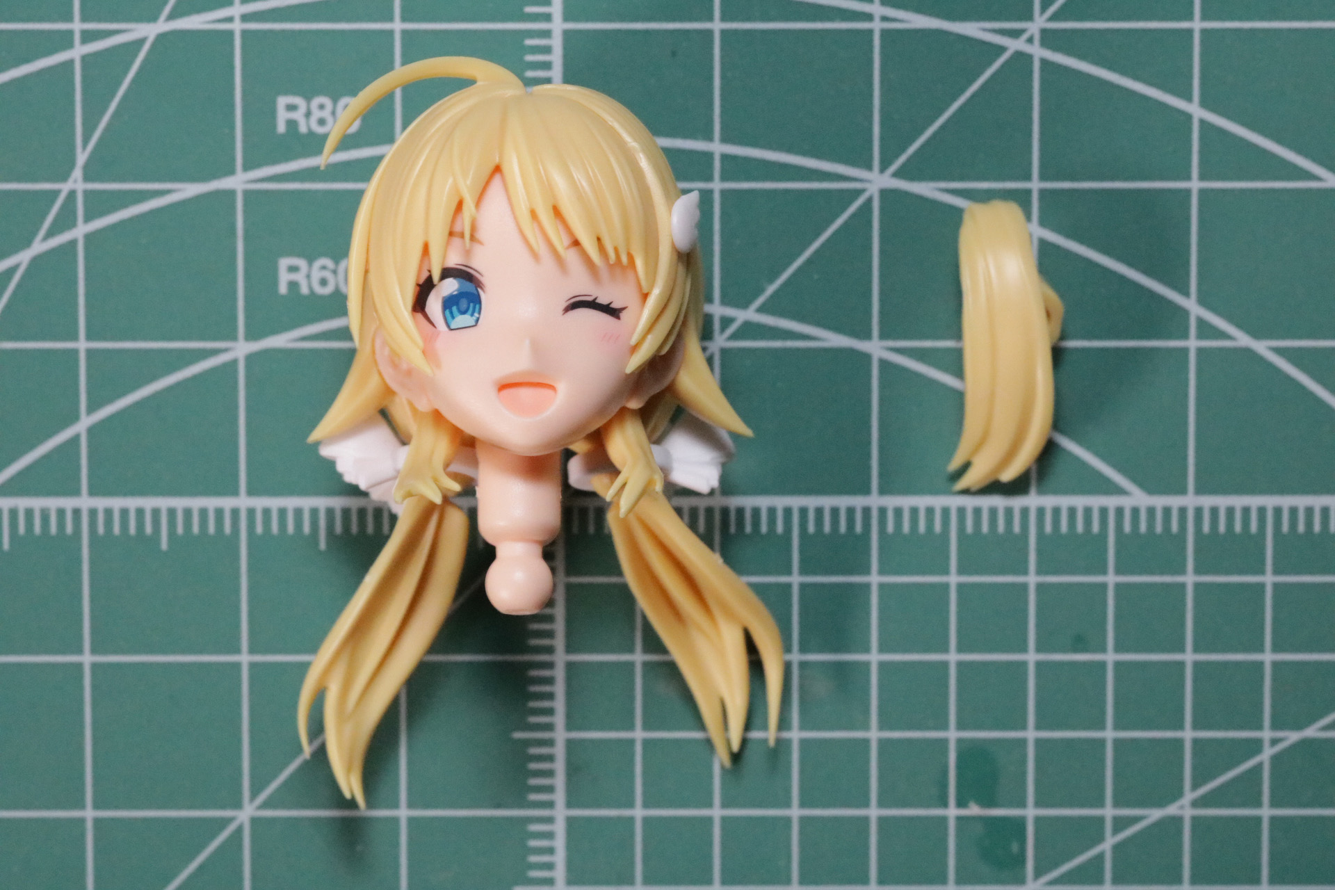 ヘアスタイルパーツはふたつ結びのおさげ