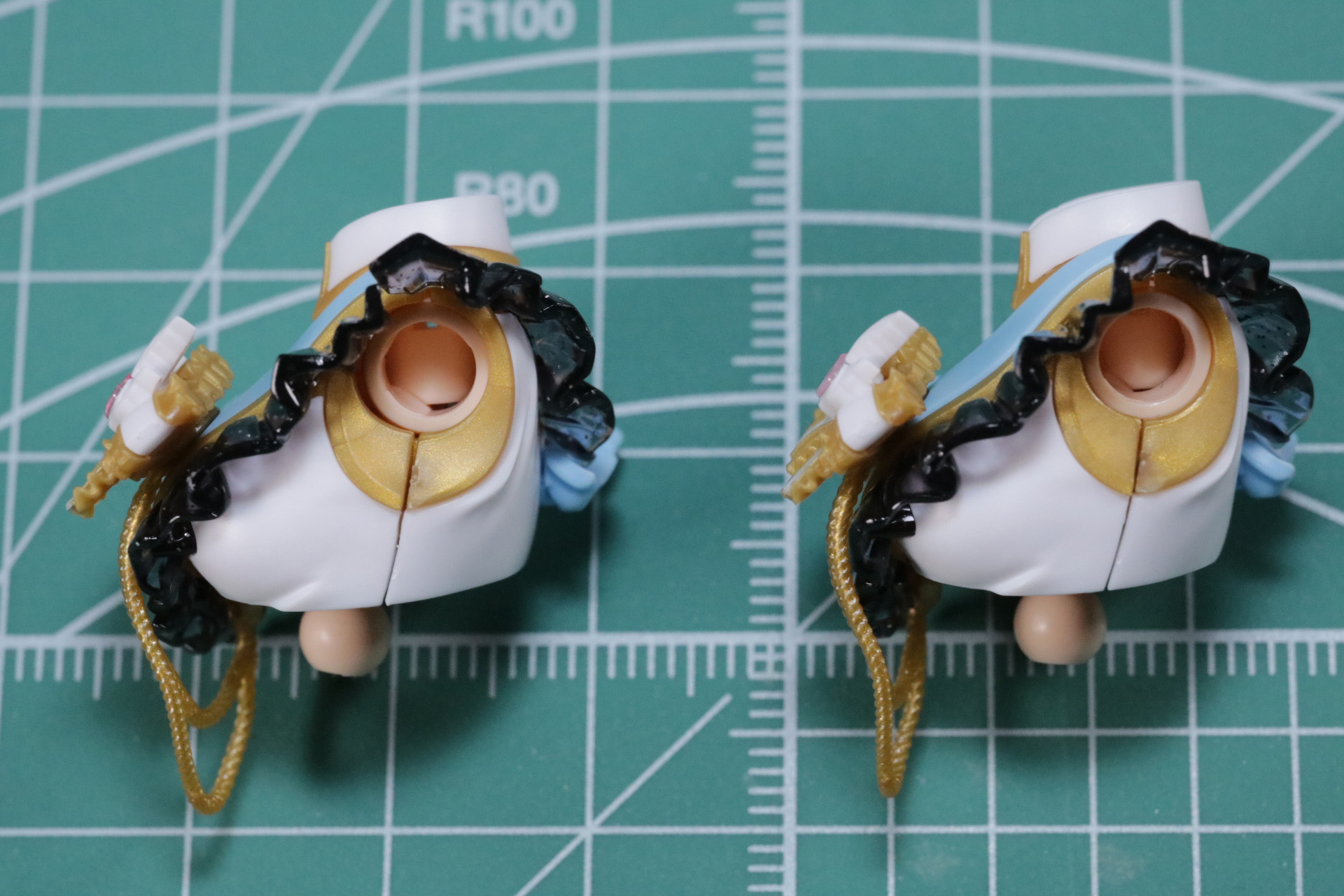 胸部パーツ2（左）と「30MS 櫻木真乃」（右）との比較。「30MS 櫻木真乃」と同じものとなっている