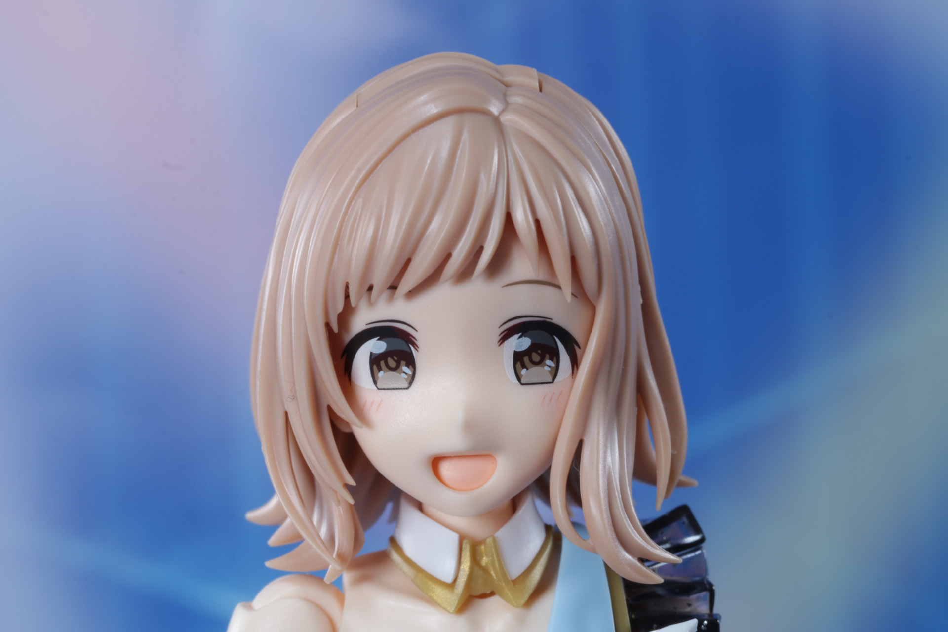 前髪パーツは組み替えで髪飾り無しの状態にすることも可能