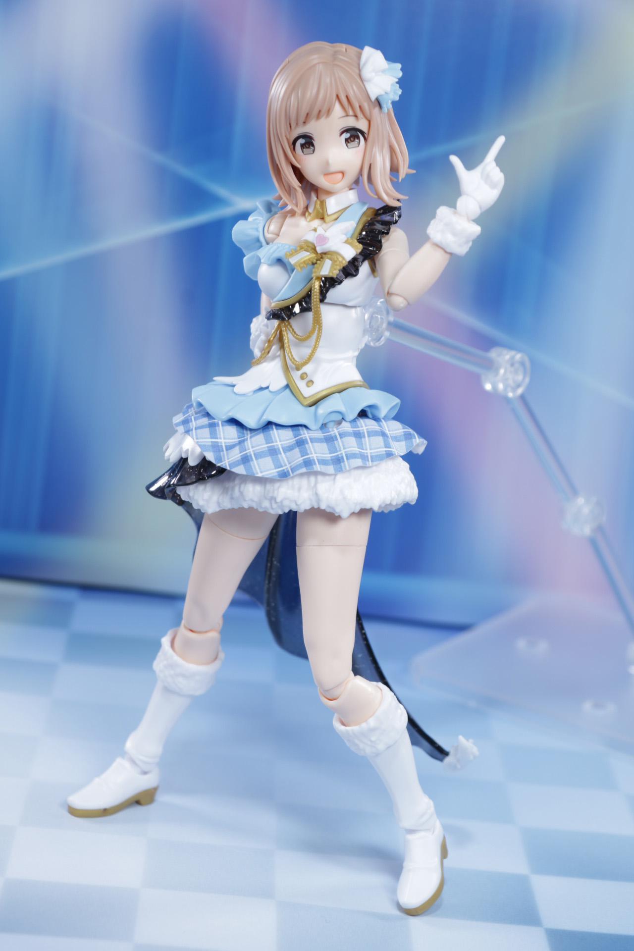 腰に手を当てる動作や足の細かな表情付けも可能