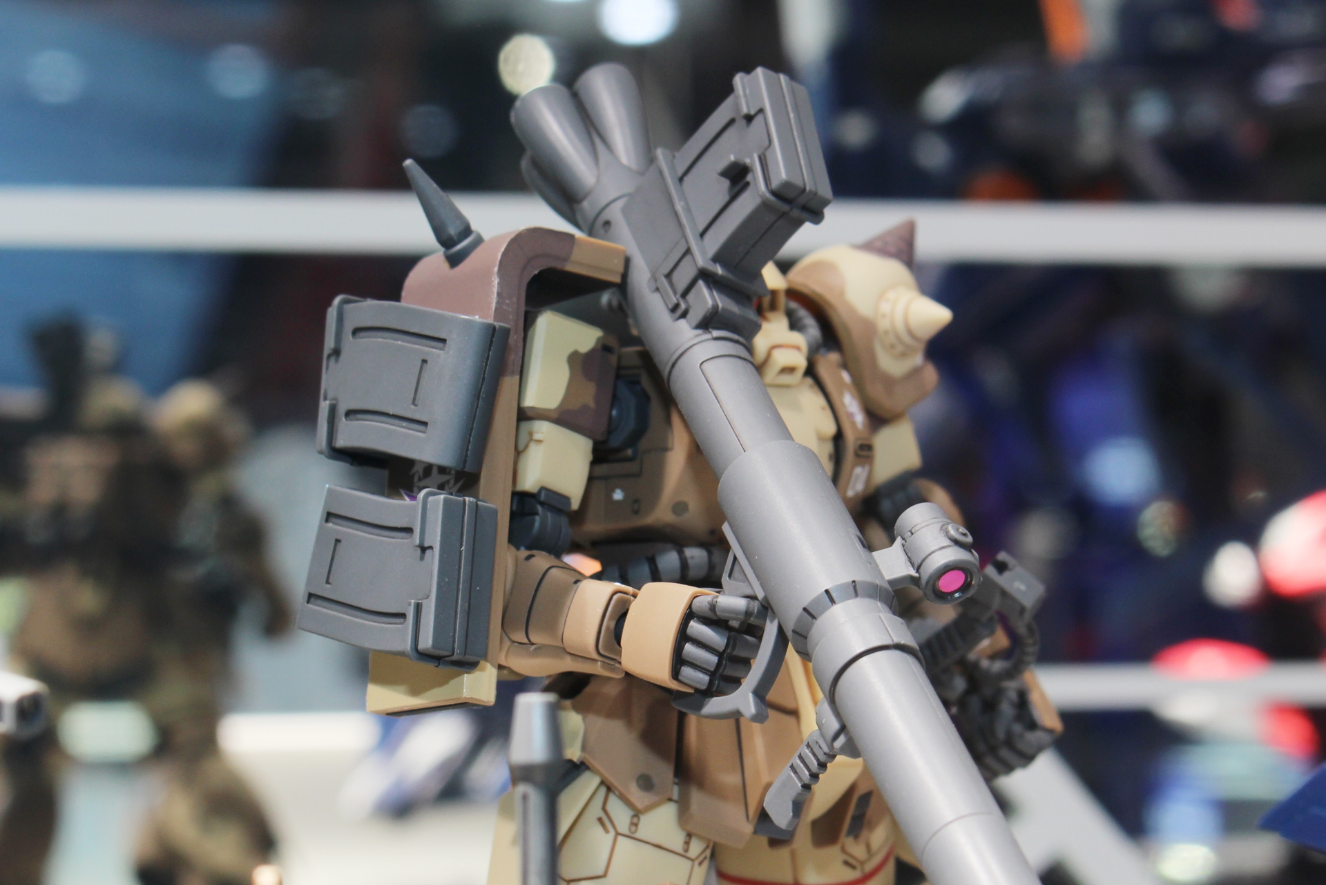 シールドには武装の弾倉をセットできる