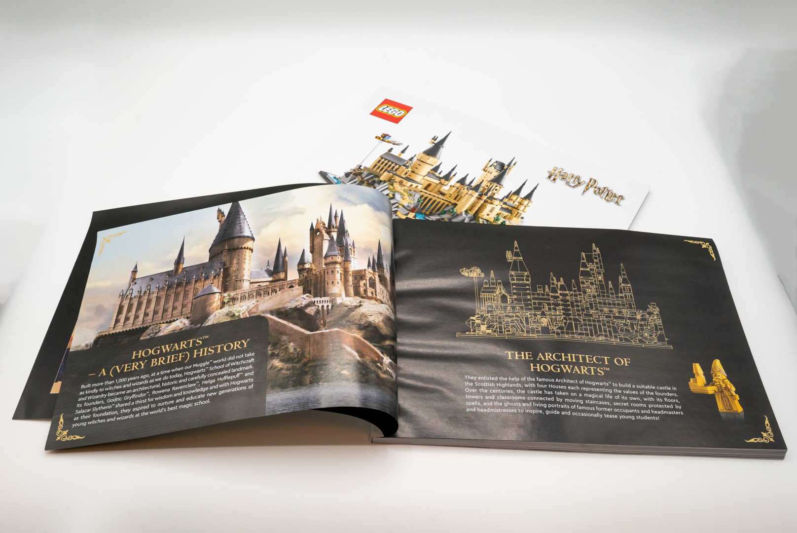インストラクションには、ホグワーツ城の歴史などにも触れており、英語のわかるファンなら一層楽しめること間違いなし！