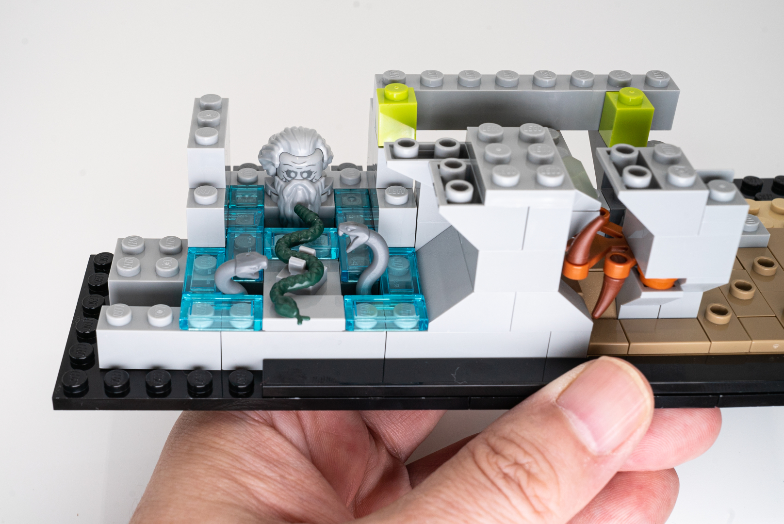 完成すると見えなくなるが、袋1は「洞窟内の部屋」を作る。意外と作り込まれている